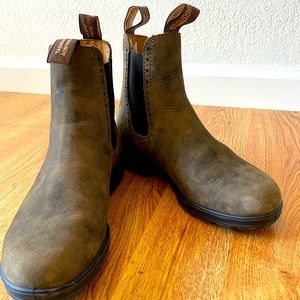 Women’s Blundstones